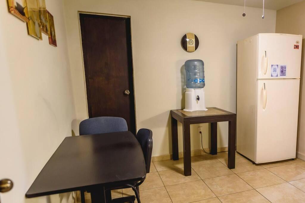 Departamento Grande Con 2 Recamaras Con Aire 5 Camas Wifi 115Mb, Cocina .Cochera Techada, #4 巴耶斯城 外观 照片